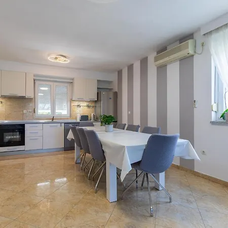 Anita Apartment *